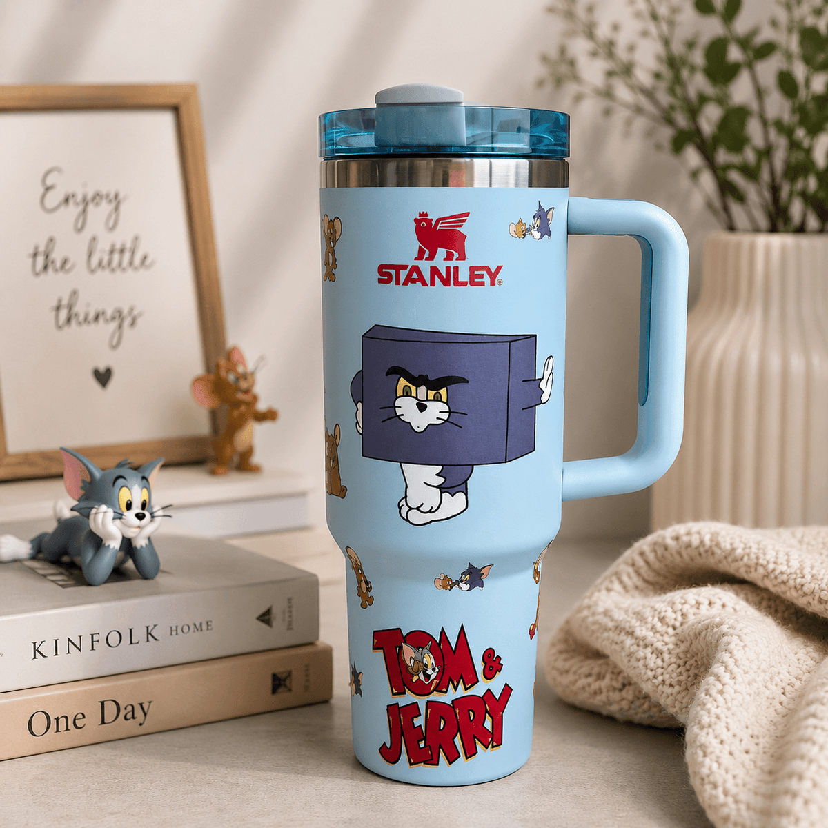 Blue Cat & Mouse Playtime Tumbler – sky-blue 40oz cartoon tumbler